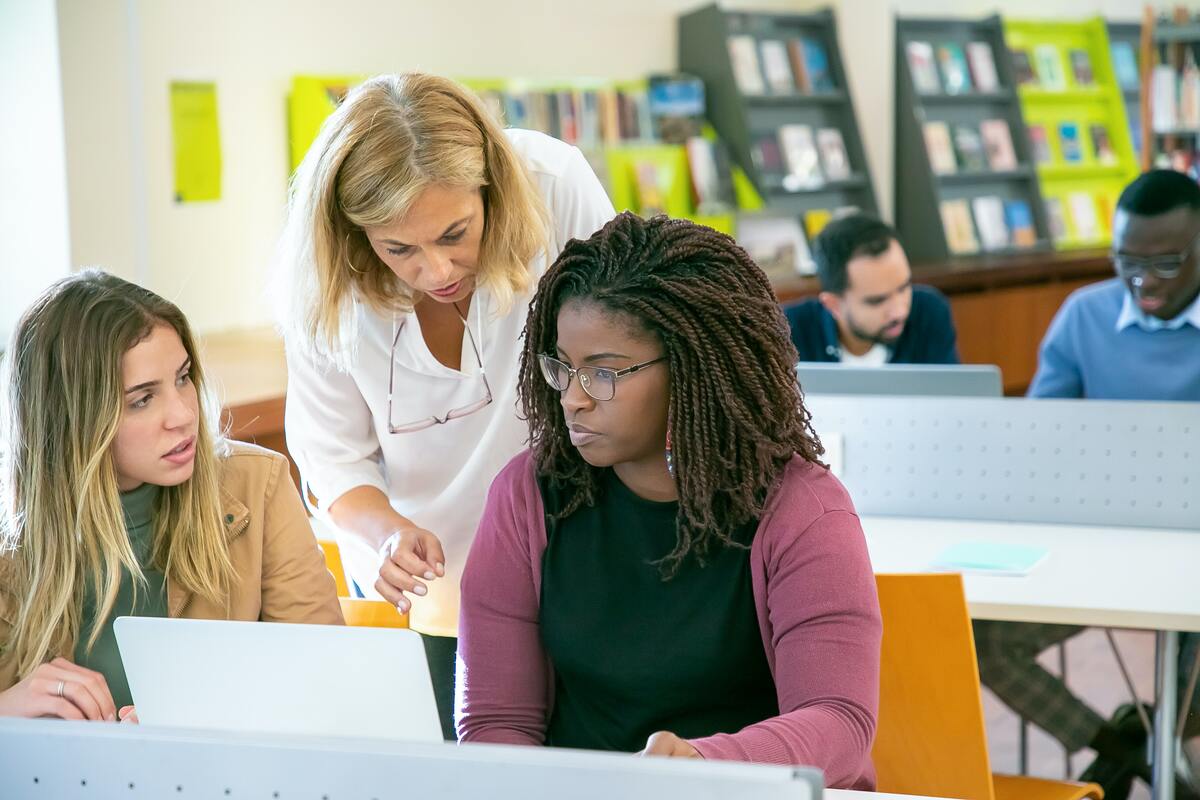 Lee más sobre el artículo Modelo SEO utilizado por las universidades de España en la captación de nuevos estudiantes con estrategias de SEM y SEO